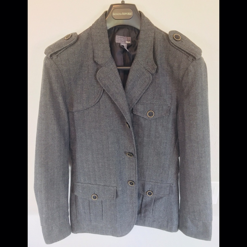 ⭐️H&M GRAY FITTED JACKET⭐️